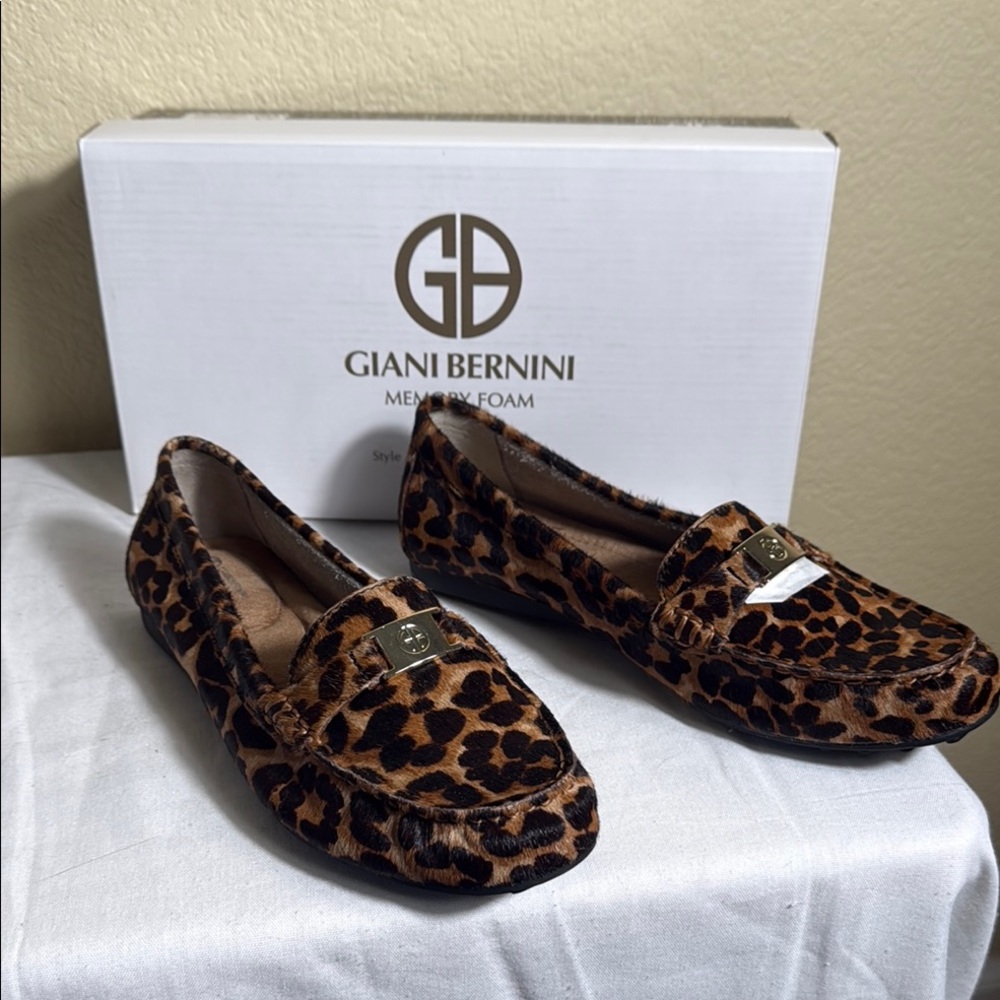 Giani Bernini Brown and Black Leopard Flats
** read description